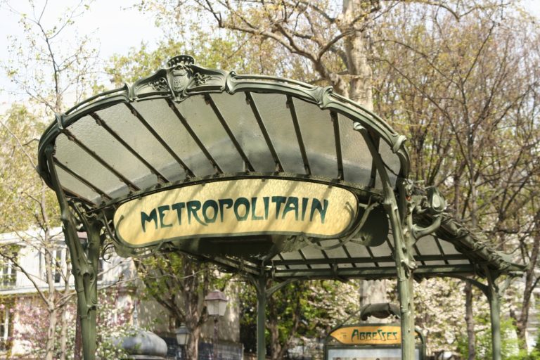 Paris et New York s’affrontent dans une vidéo comparative