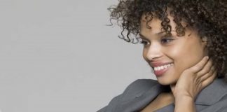 Happening Now : La nouvelle fonction Facebook image Business-Woman-Computer-Office-Black-Enterprise Work