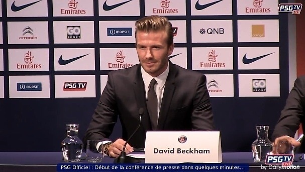 David Bekcham signe au Paris-Saint-Germain