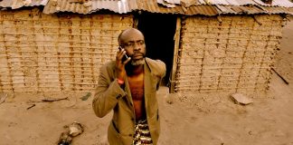 Le spot Télé d'elikia, le premier smartphone conçu en Afrique 5
