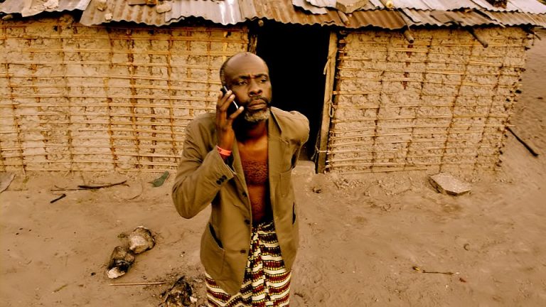 Elikia, le premier smartphone conçu en Afrique