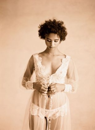 Munaluchi-Bride-Magazine-Spring-2013-Issue-Boudoir-Shoot-January-2013-007-439x600