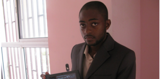 CardioPad : the first African medical tablet arthur_zang_presente_le_cardiopad.jpg