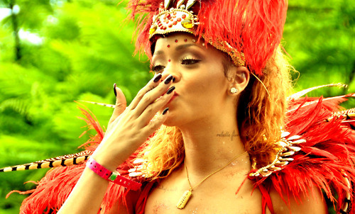 Rihanna tout en bikini pour booster le tourisme de la Barbade