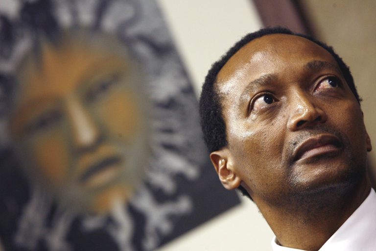 L’homme le plus riche d’Afrique du Sud va donner 50% de sa fortune