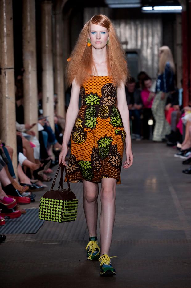 moschino-cheap--chic-spring-summer-2013-lfw23