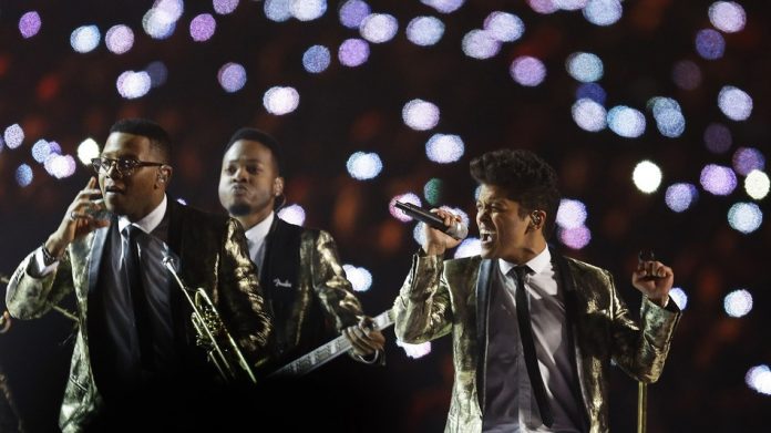 Super-Bowl-Halftime-Show-Bruno-Mars4