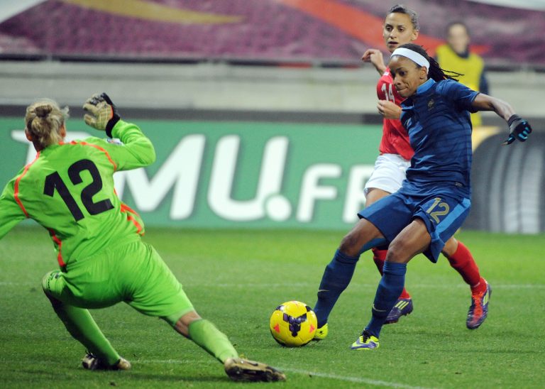 Foot féminin : Rencontre avec l’internationale française Elodie Thomis (Olympique Lyonnais)