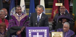 Barack Obama chante “Amazing Grace” aux victimes de Charleston Barack Obama lors de l'hommage aux victimes de la tuerie de Charleston le 26 juin 2015