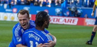 Le coup franc de Didier Drogba par les partisans de l’Impact de Montréal Le coup franc de Didier Drogba par les partisans de l'Impact de Montréal