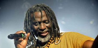 Racines, le nouvel album de Tiken Jah Fakoly Tiken Jah Fakoly