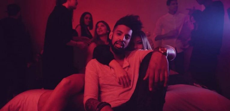 Regardez «Monaco» un clip de Darrell
