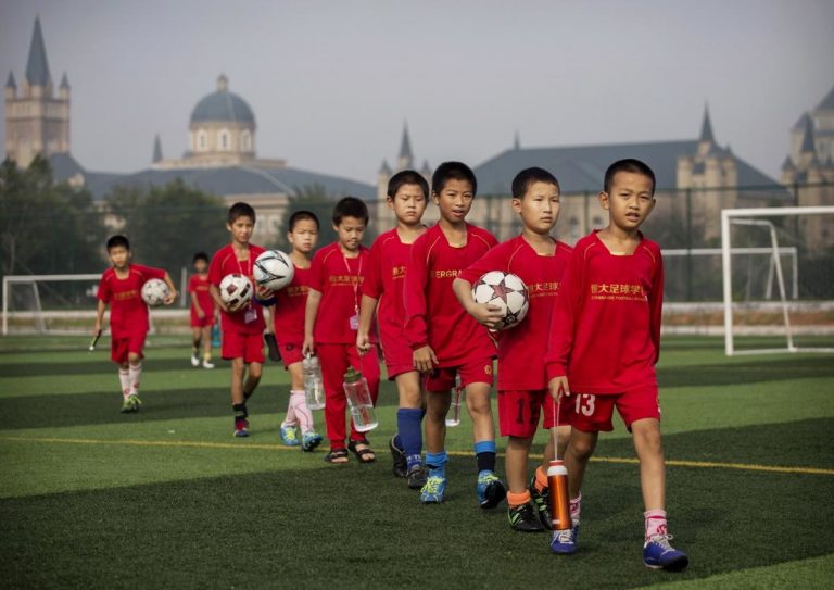 La Chine veut ouvrir 50 000 écoles de football d’ici 2025