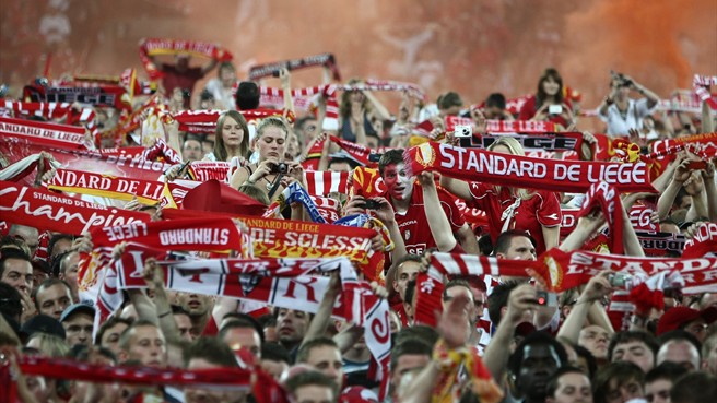 Belgique : L’imposant tifo des supporters du Standard de Liège