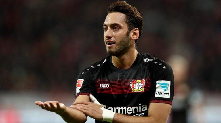 Bayer Leverkusen : Hakan Calhanoglu écope d’une suspension de quatre mois