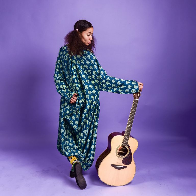 Nneka lance un nouveau single « With You »